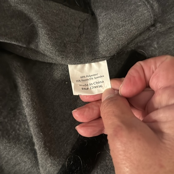 Thunder Shirt Large.  41-64 lbs. Approx. - Picture 6 of 13